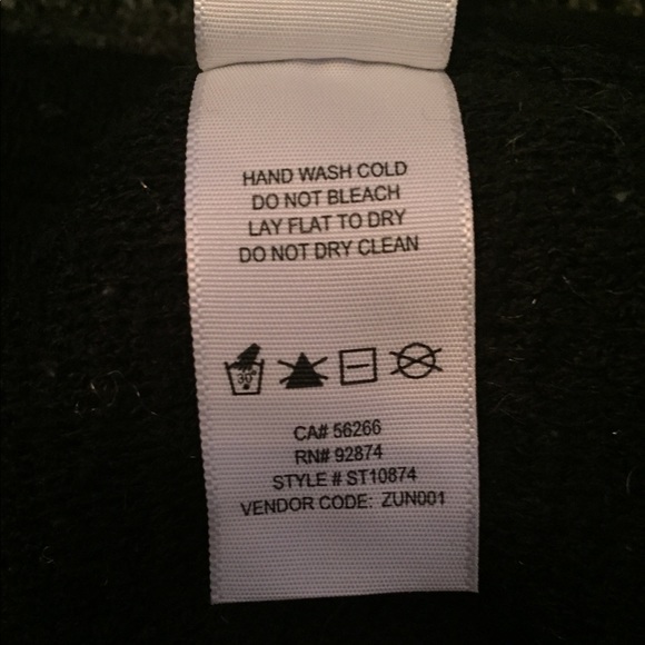 Splendid turtleneck sweater side seam pockets. - Picture 6 of 6